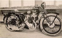 350cc HST saison 1930 avant droit Image 1
